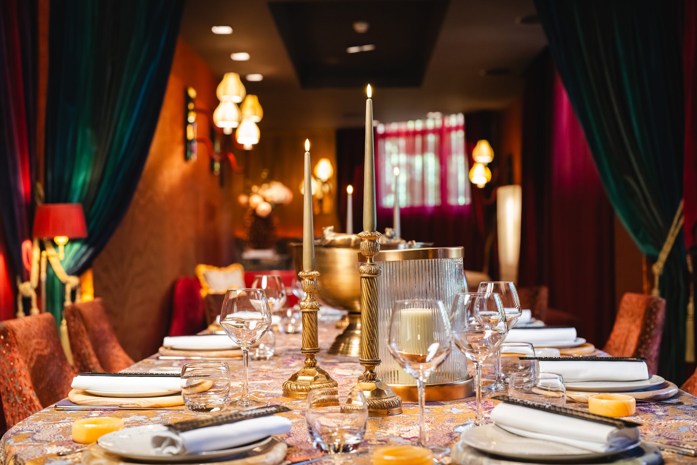 Le Salon by Maison Moghadam — the table set for dinner